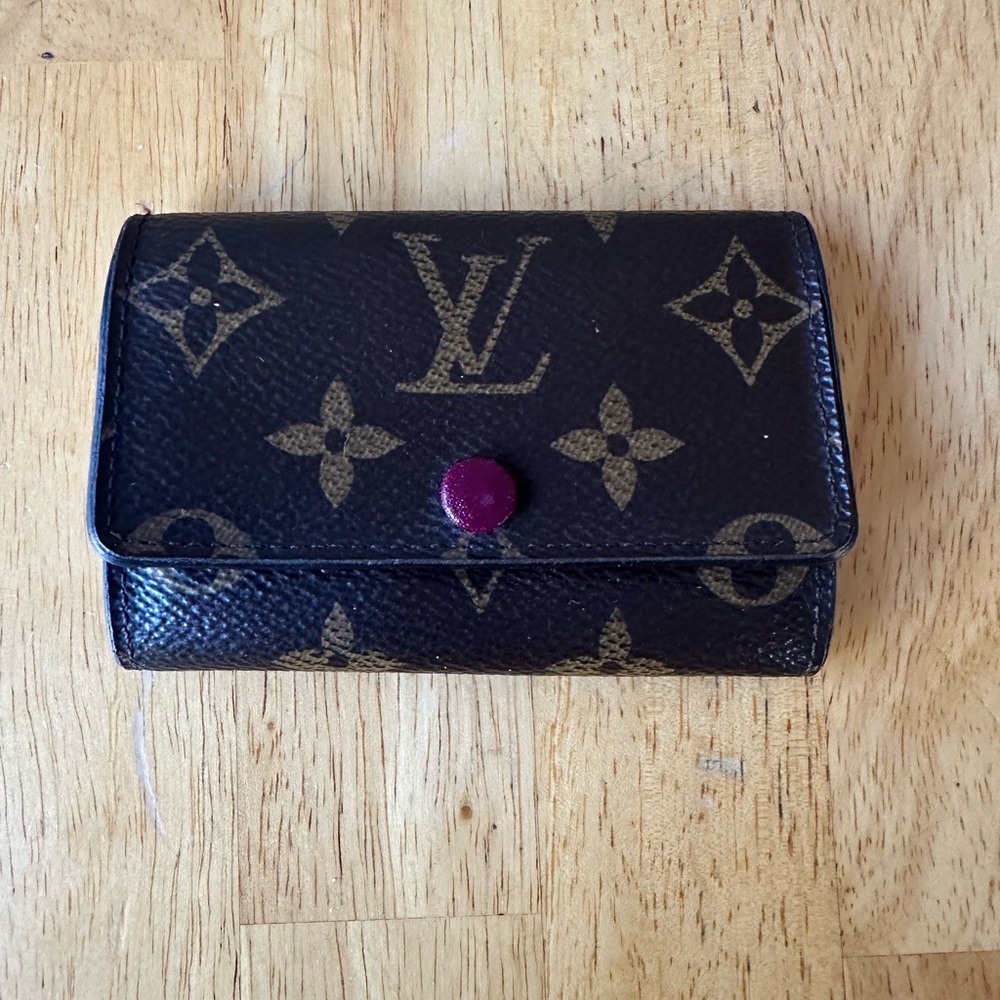 Louis Vuitton Monogram Key Holder**Authentic No missing hooks!